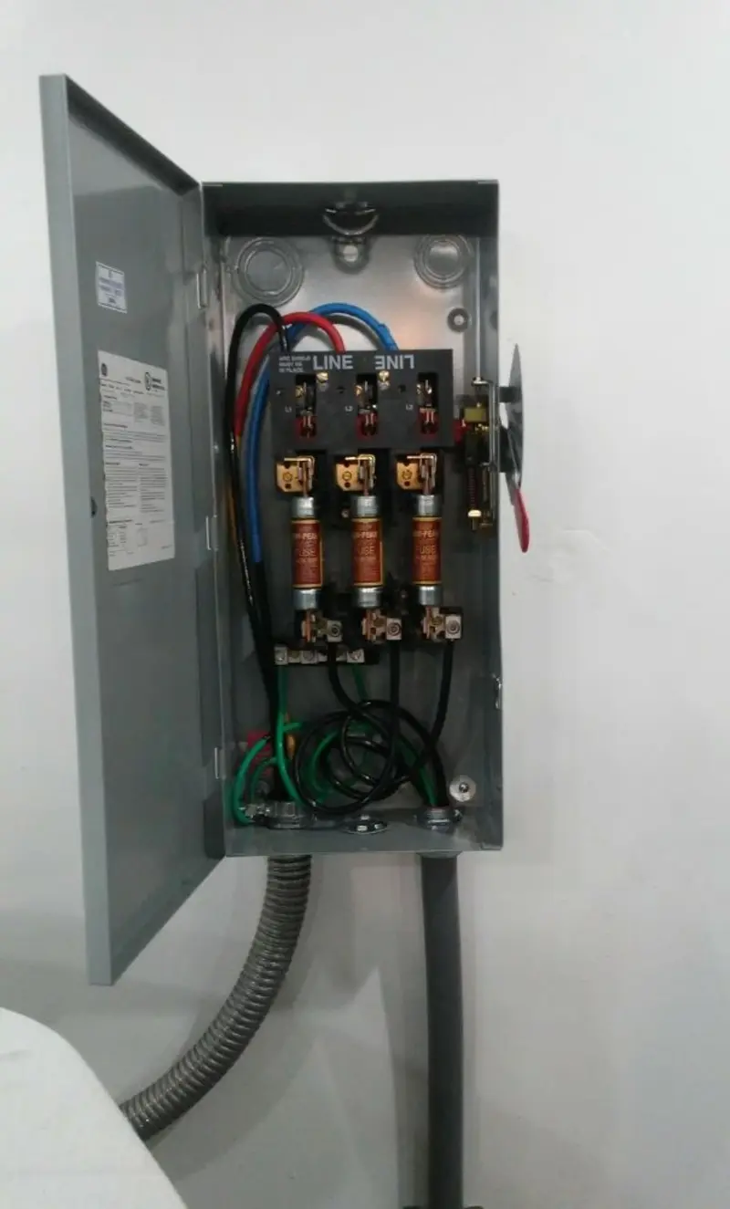 Three-phase disconnect switch installed for Smoke Detector Installation in Whitfield